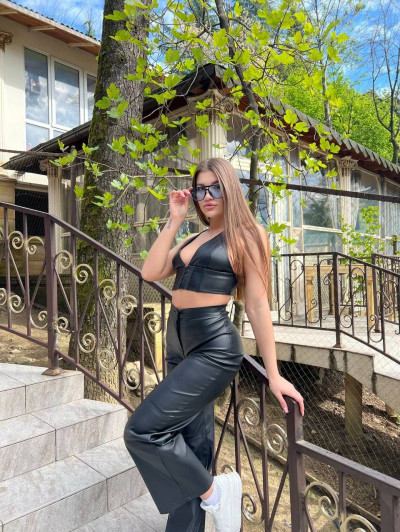 Частная массажистка Яна, 23 года, Москва - фото 1